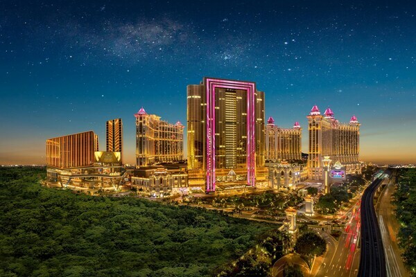 Galaxy_Macau_All_Buildings_with_PH3.jpg