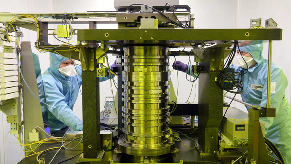 俄罗斯首台国产350nm光刻机研制成功 计划2025年实现130nm工艺突破