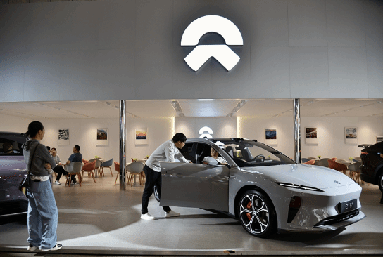 蔚来李斌回应“三眼灯”设计争议：欧洲开发设计引入国内