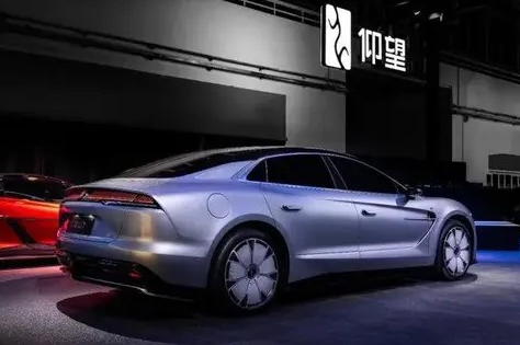 仰望U7正式发布：搭载革命性“电悬架”技术的未来豪华轿跑