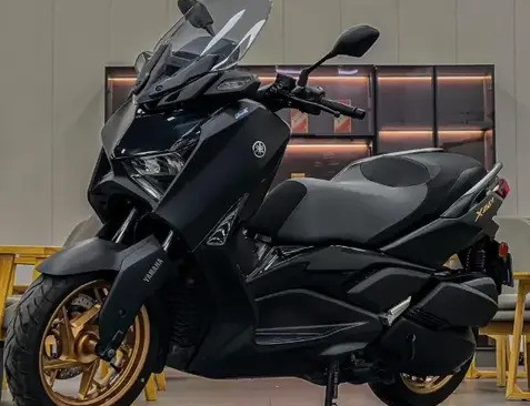 雅马哈XMAX300降价6000元 高端踏板车市场竞争加剧