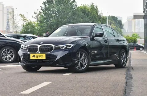 宝马i3：都市女性的高品质出行新选择