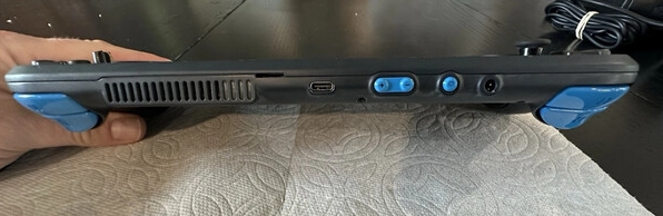 稀有Steam Deck原型机拍卖价达14600元，搭载未发布AMD Picasso APU引热议