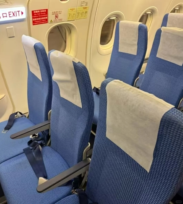 国内航司"超薄座椅"引争议 乘客吐槽舒适度大打折扣
