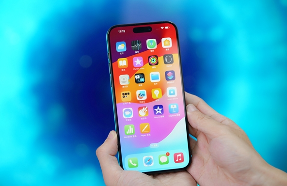 关税大棒下iPhone或涨至1.6万 分析师：苹果获豁免可能性仅50%