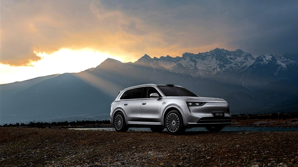 余承东宣布问界M8预售火爆：小定订单突破14万台创纪录