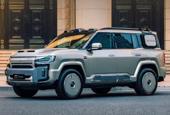 比亚迪方程豹豹8泰坦套件亮相 硬派外观再升级