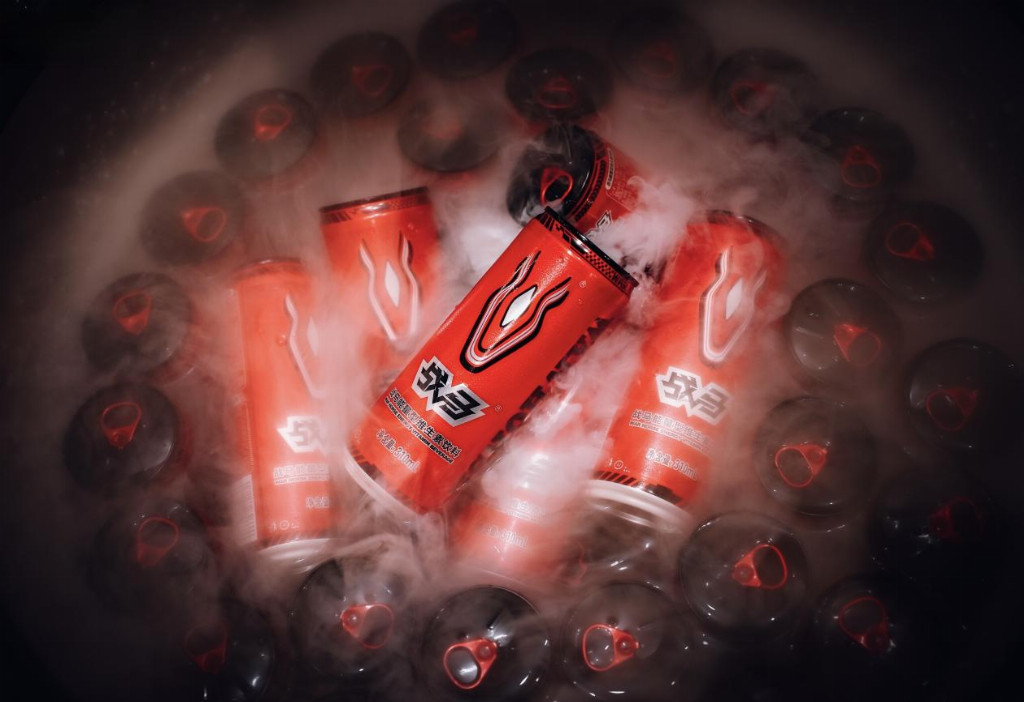 暑期电竞狂欢季，一罐战马能量饮料带来澎湃能量