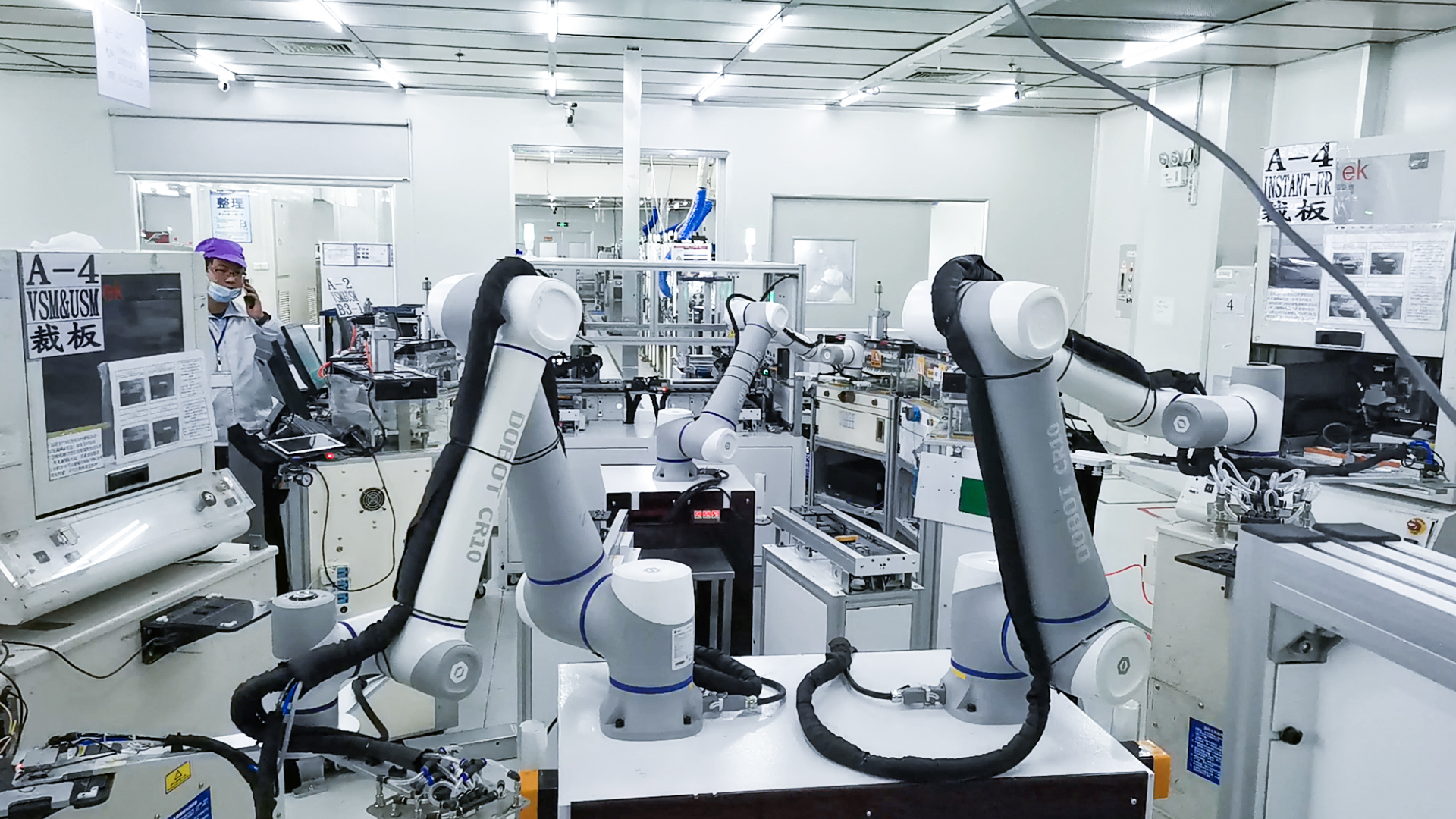 越疆发布六足机器狗：全球首个“机械臂+人形+六足”具身智能平台问世！