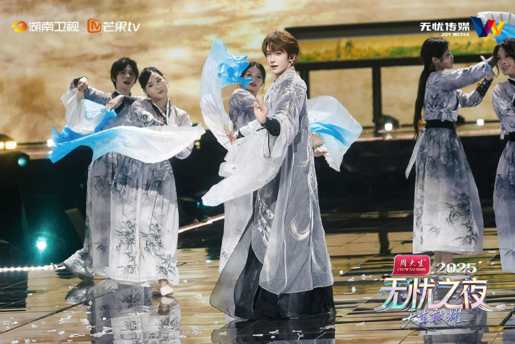 百亿流量话题，双十一销售逆势增长：解码周大生的“反向消费”取胜之道